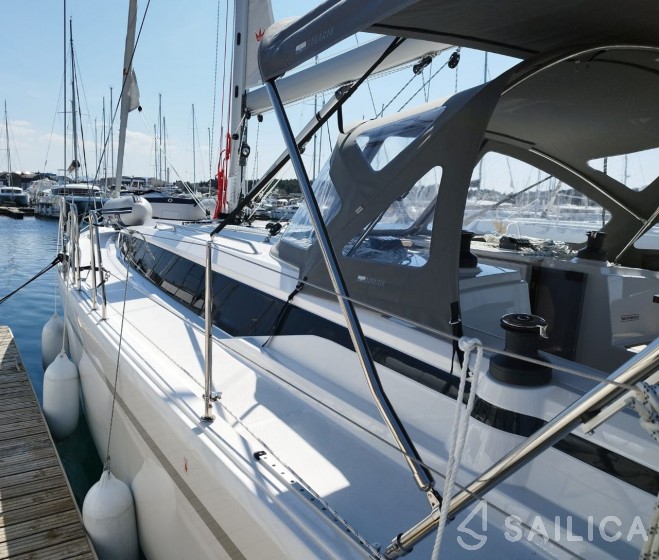Bavaria C42 - Yacht Charter Sailica