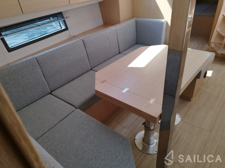 Bavaria C42 - Yacht Charter Sailica