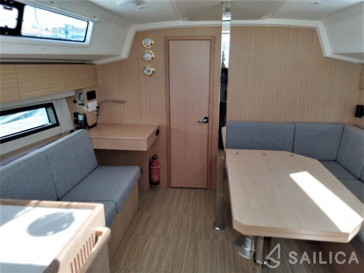 Bavaria C42 - Yacht Charter Sailica