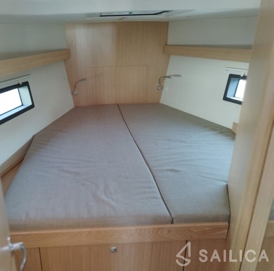 Bavaria C42 - Yacht Charter Sailica