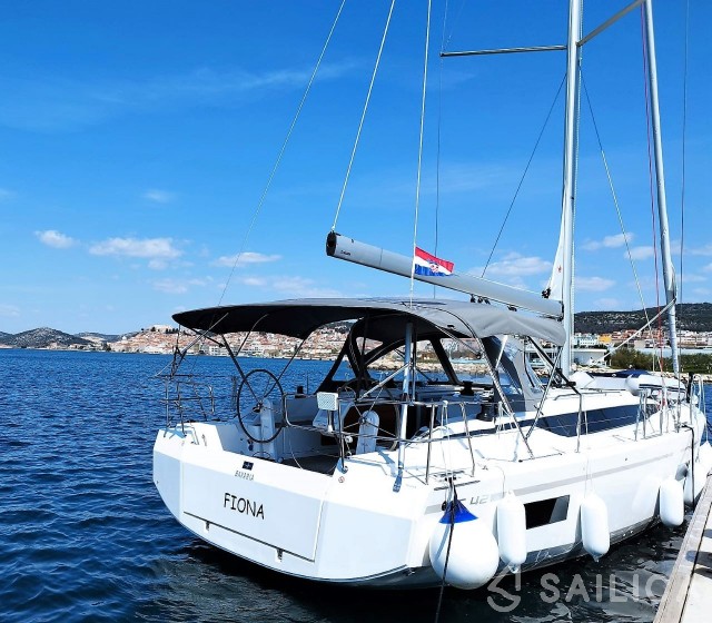Bavaria C42 - Yacht Charter Sailica