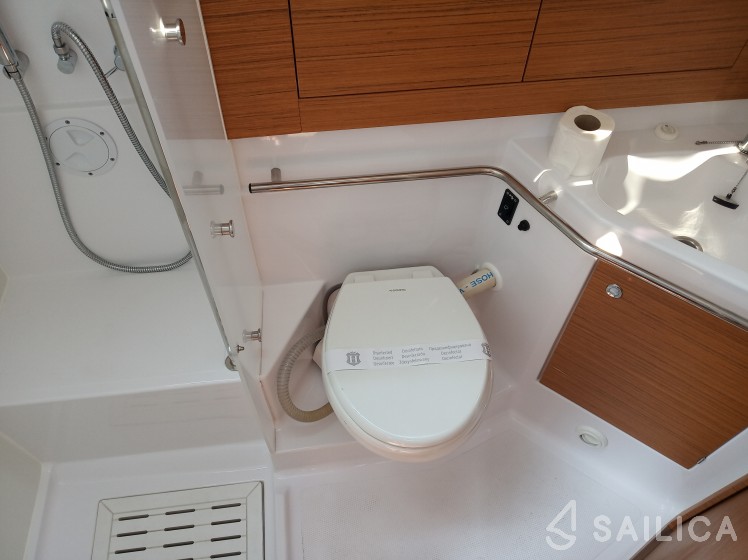 Elan 45 Impression - Yacht Charter Sailica