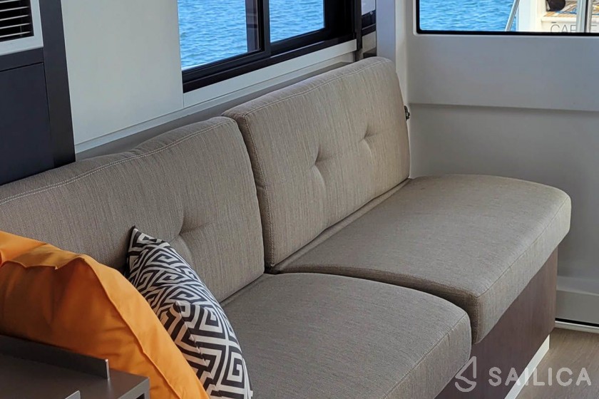Bali 4.2 - Yacht Charter Sailica