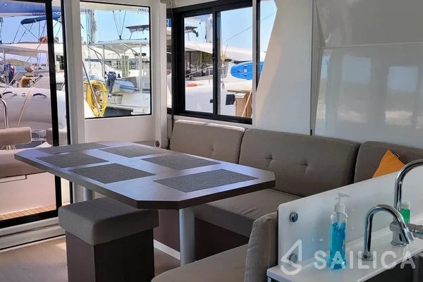 Bali 4.2 - Yacht Charter Sailica