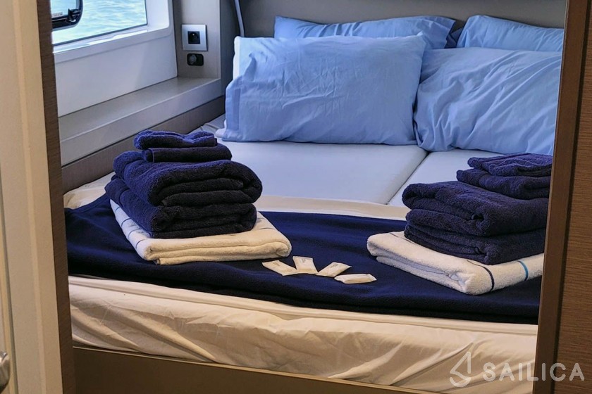 Bali 4.2 - Yacht Charter Sailica