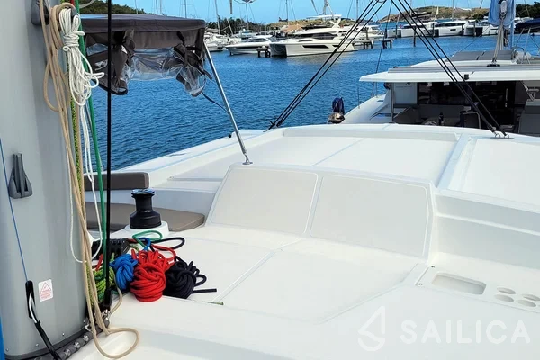 Bali 4.2 - Yacht Charter Sailica