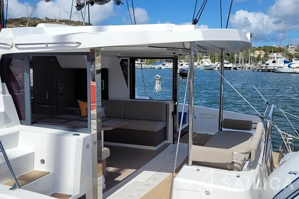 Bali 4.2 - Yacht Charter Sailica