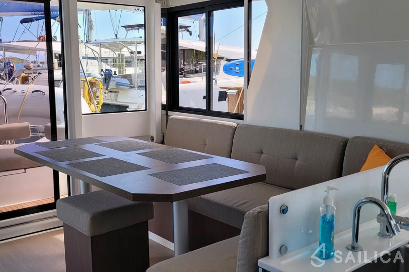Bali 4.2 - Yacht Charter Sailica