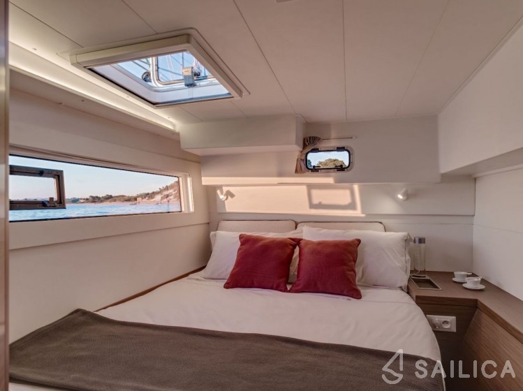 Lagoon 40 - Yacht Charter Sailica