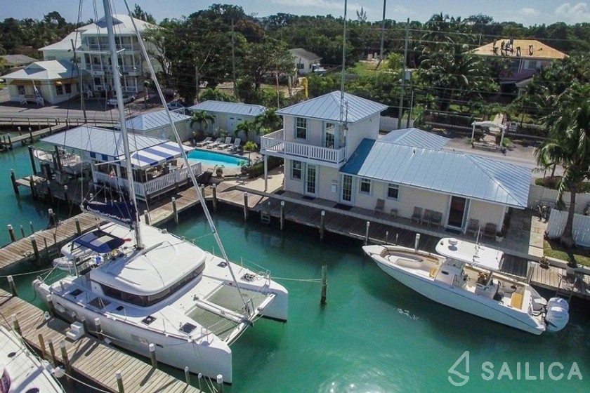 Lagoon 40 - Yacht Charter Sailica