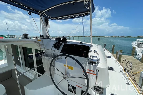 Lagoon 40 - Yacht Charter Sailica
