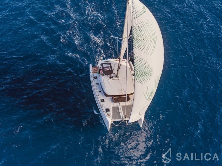 Lagoon 40 - Yacht Charter Sailica
