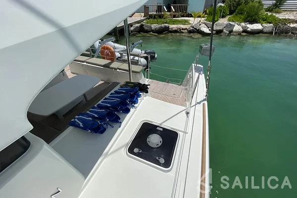 Lagoon 40 - Yacht Charter Sailica