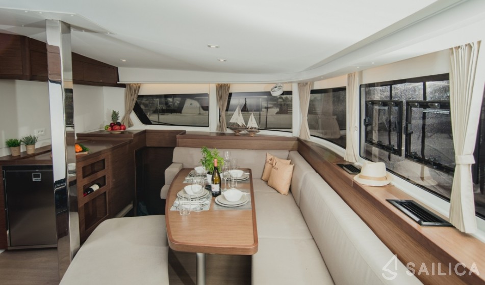 Lagoon 42 - Yacht Charter Sailica