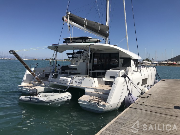 Lagoon 42 - Yacht Charter Sailica