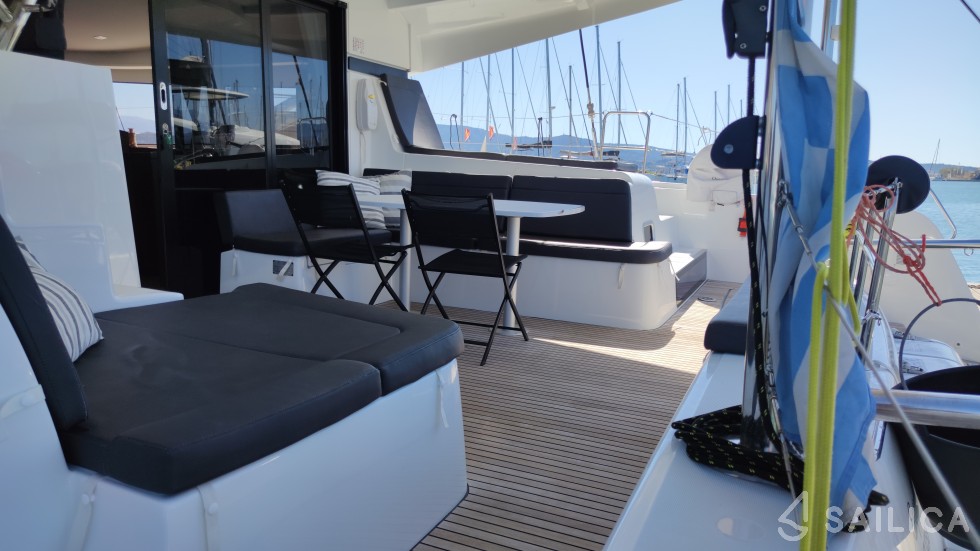 Lagoon 42 - Yacht Charter Sailica