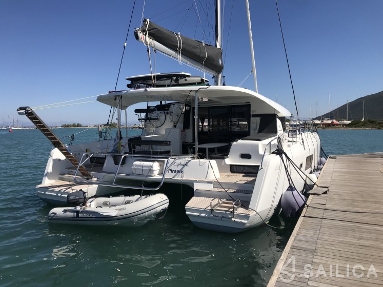 Lagoon 42 - Yacht Charter Sailica