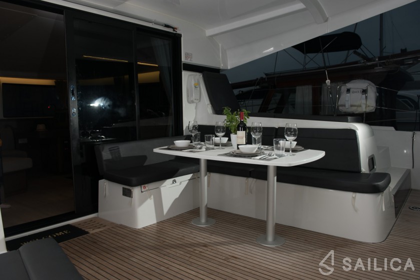 Lagoon 42 - Yacht Charter Sailica
