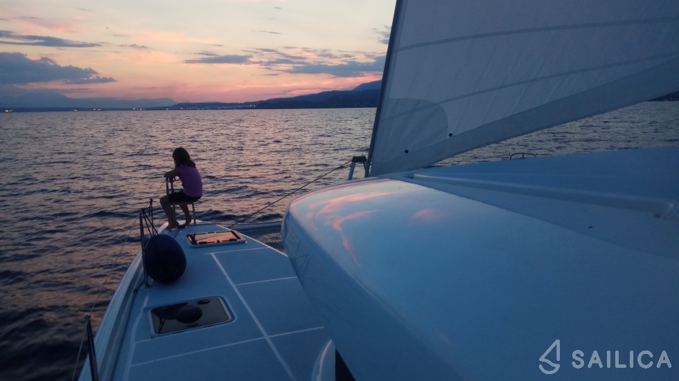 Lagoon 42 - Yacht Charter Sailica