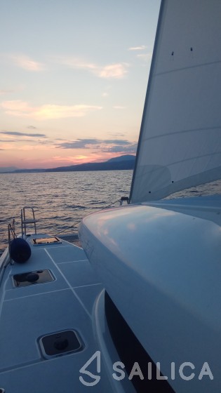 Lagoon 42 - Yacht Charter Sailica