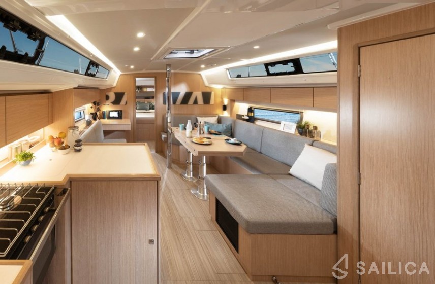 Bavaria C42 - Yacht Charter Sailica