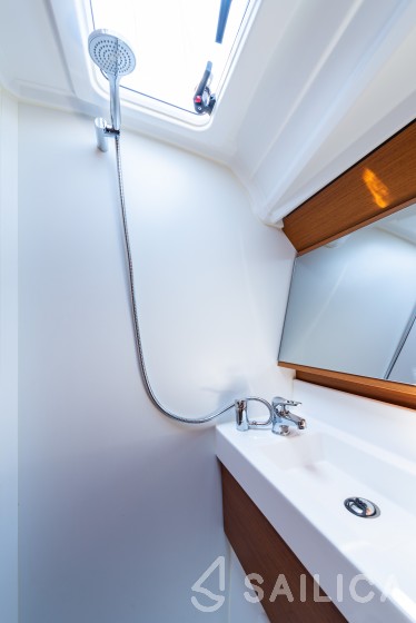 Sun Odyssey 410 - Yacht Charter Sailica