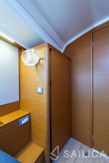 Sun Odyssey 410 - Yacht Charter Sailica