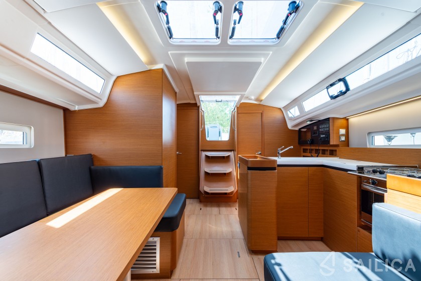 Sun Odyssey 410 - Yacht Charter Sailica