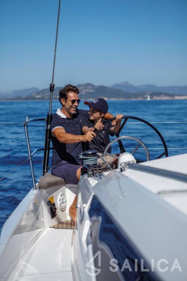 Sun Odyssey 410 - Yacht Charter Sailica