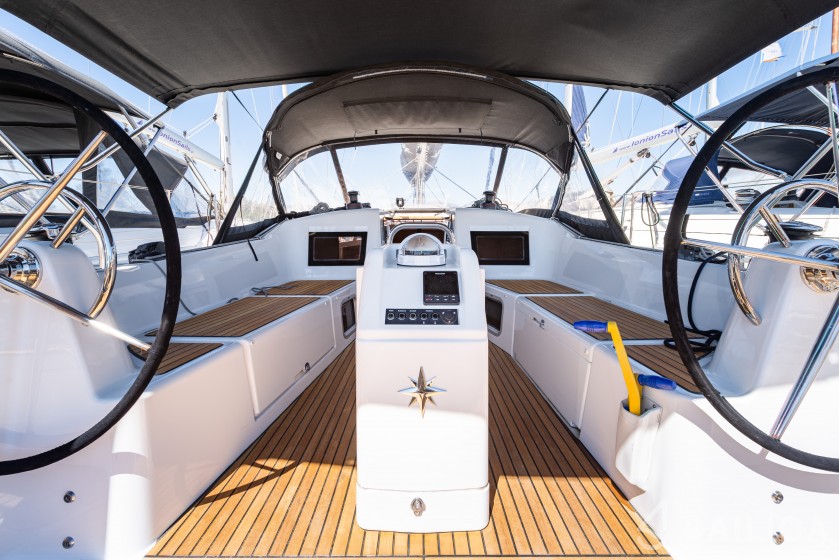 Sun Odyssey 410 - Yacht Charter Sailica