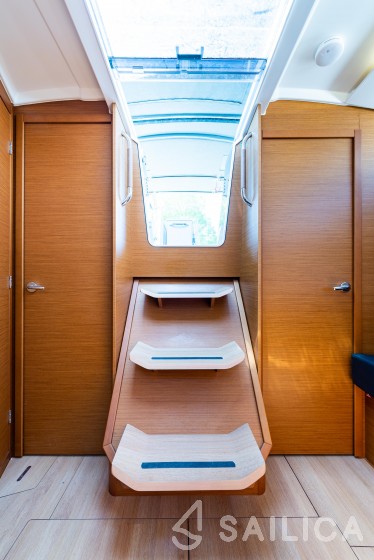Sun Odyssey 410 - Yacht Charter Sailica