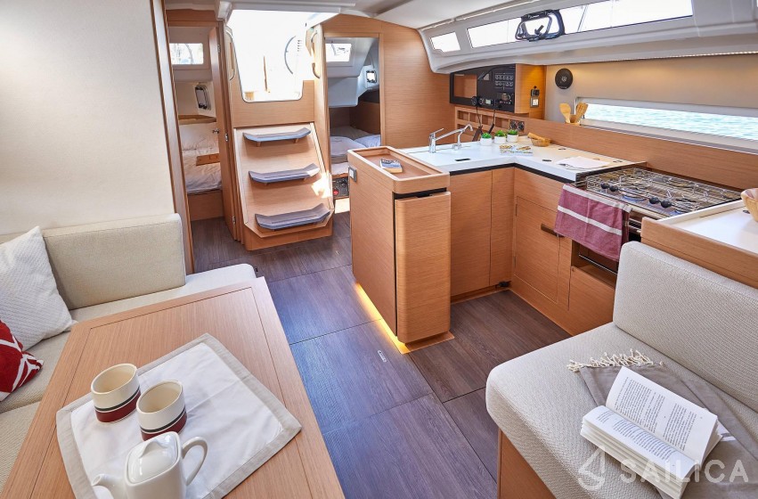 Sun Odyssey 410 - Yacht Charter Sailica
