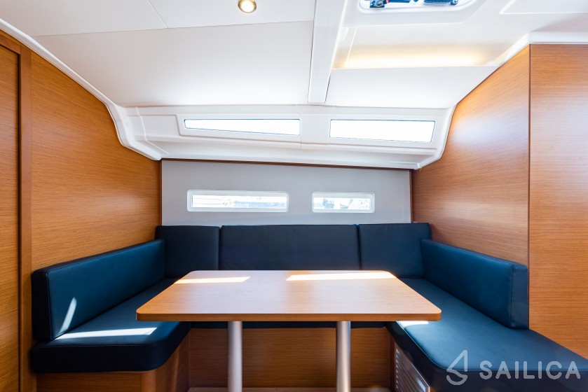 Sun Odyssey 410 - Yacht Charter Sailica