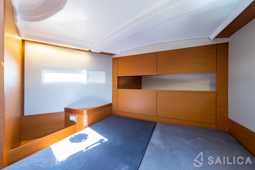 Sun Odyssey 410 - Yacht Charter Sailica