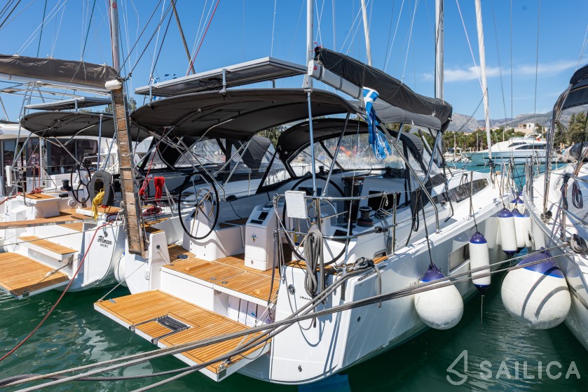 Sun Odyssey 410 - Yacht Charter Sailica