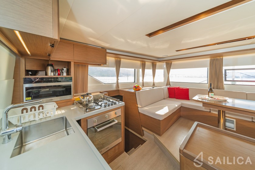 Lagoon 50 - Yacht Charter Sailica