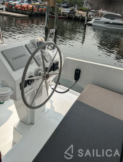 Astréa 42 - Yacht Charter Sailica
