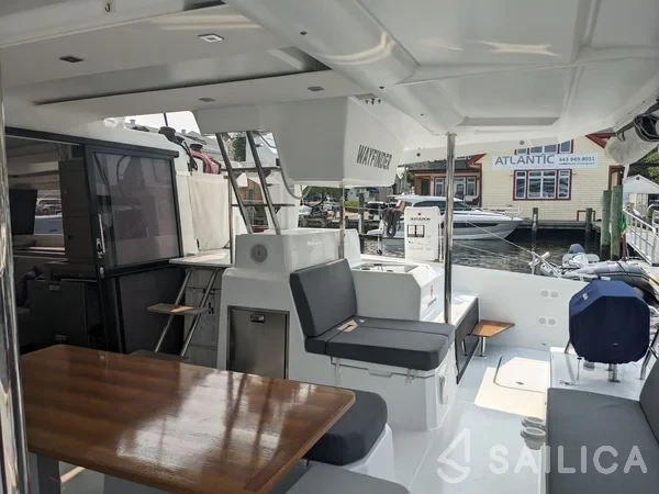 Astréa 42 - Yacht Charter Sailica