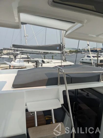 Astréa 42 - Yacht Charter Sailica