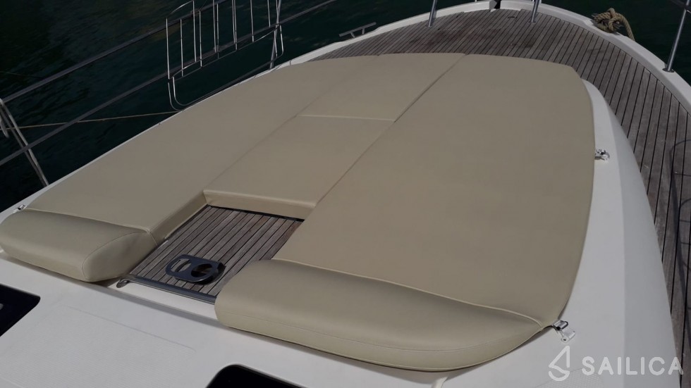 Bavaria 43 Sport - Yacht Charter Sailica