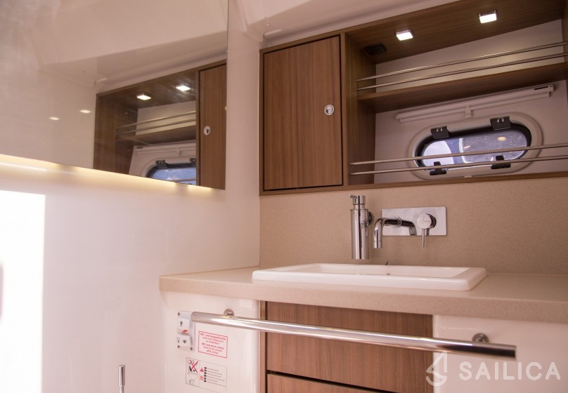 Bavaria 43 Sport - Yacht Charter Sailica