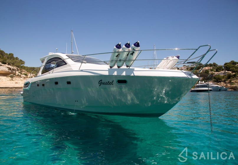 Bavaria 43 Sport - Yacht Charter Sailica