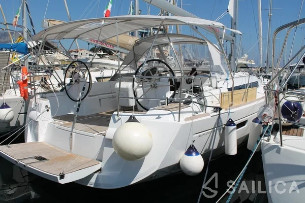 Sun Odyssey 519 - Yacht Charter Sailica
