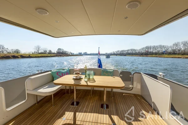 Grand Sturdy 40.9 Sedan - Yacht Charter Sailica