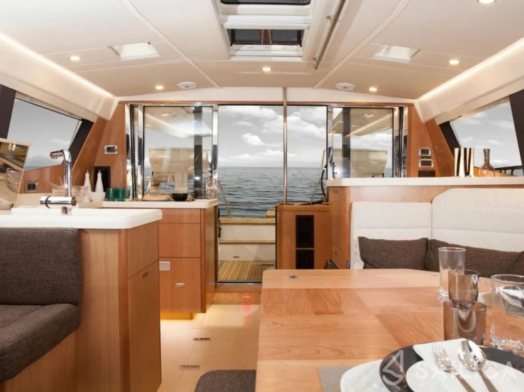 Moody 54 - Yacht Charter Sailica