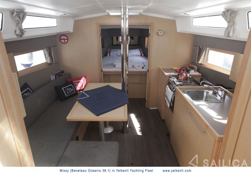 Oceanis 38.1 - Yacht Charter Sailica
