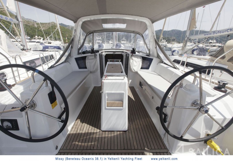 Oceanis 38.1 - Yacht Charter Sailica
