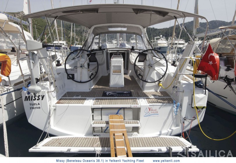 Oceanis 38.1 - Yacht Charter Sailica
