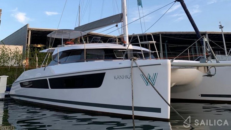 CatFlash 43 - Yacht Charter Sailica