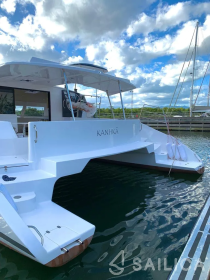 CatFlash 43 - Yacht Charter Sailica